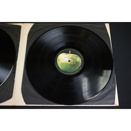 5 - Vinyl - The Beatles White Album mono PMC 7067 numbered 0151280 top loader with inserts and black inn... 