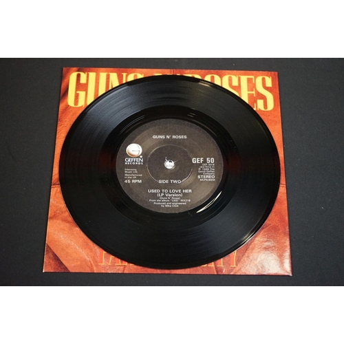 529 - Vinyl - 6 Guns N Roses picture / shaped / coloured vinyl to include Nightrain shaped pic disc (759 9... 