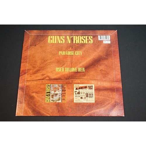 529 - Vinyl - 6 Guns N Roses picture / shaped / coloured vinyl to include Nightrain shaped pic disc (759 9... 