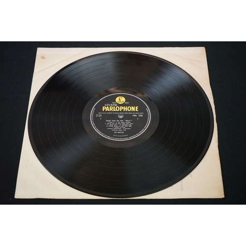 66 - Vinyl - The Beatles Help! PMC 1255.  The Gramophone Co Ltd and Sold In The UK to label, Emitex inner... 