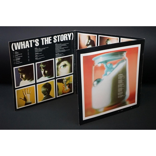 82 - Vinyl - Oasis What's The Story Morning Glory? on Creation CRELP 189.  Black inners, no postcard.  Sl... 