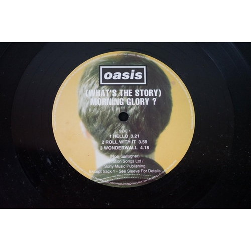 82 - Vinyl - Oasis What's The Story Morning Glory? on Creation CRELP 189.  Black inners, no postcard.  Sl... 