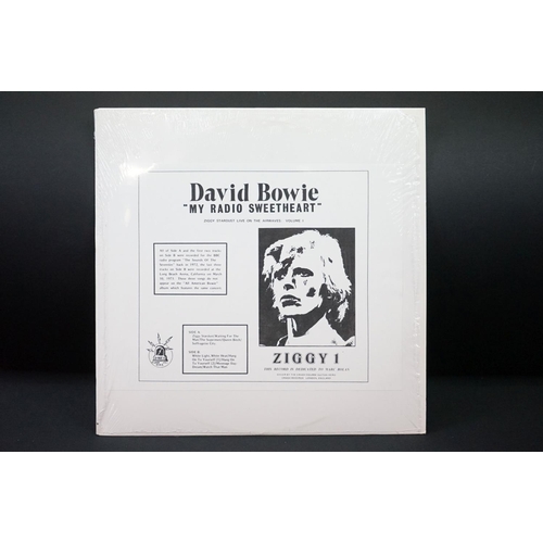 551 - Vinyl - 11 David Bowie LPs, 1 12