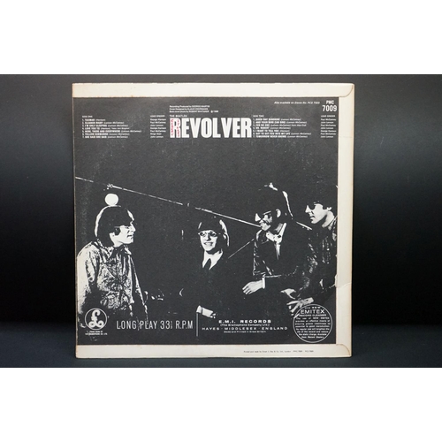 566 - Vinyl - 13 The Beatles and related LPs to include The White Album No.0527391 Stereo, top loader, wit... 