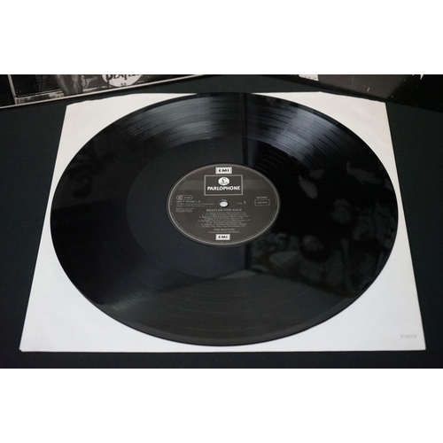 566 - Vinyl - 13 The Beatles and related LPs to include The White Album No.0527391 Stereo, top loader, wit... 