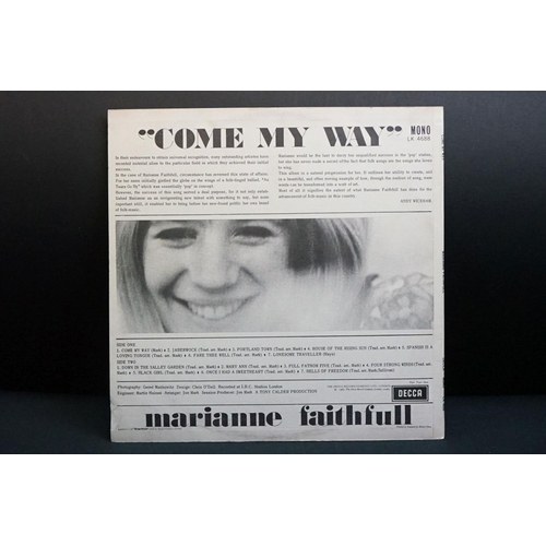 335 - Vinyl – 10 Marianne Faithfull - 10 albums featuring original early pressings and rarities to include... 