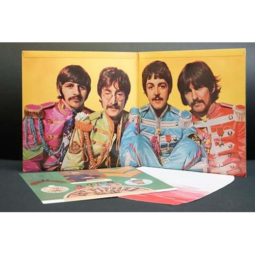 704 - Vinyl - The Beatles Sgt Peppers LP PMC7027 mono 'sold in UK' 33 and a 3rd and the Gramophone Co Ltd ... 