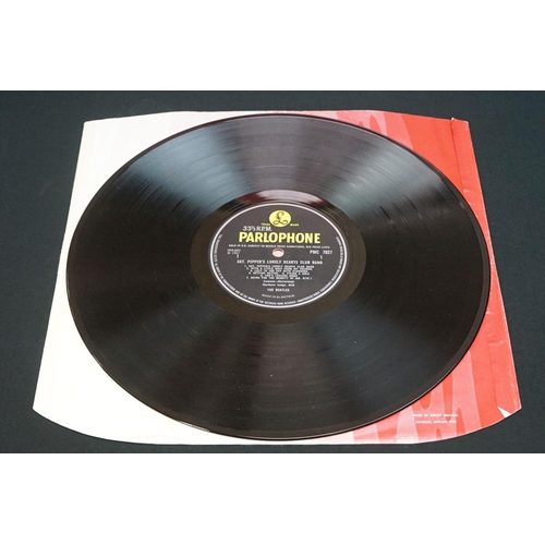 704 - Vinyl - The Beatles Sgt Peppers LP PMC7027 mono 'sold in UK' 33 and a 3rd and the Gramophone Co Ltd ... 