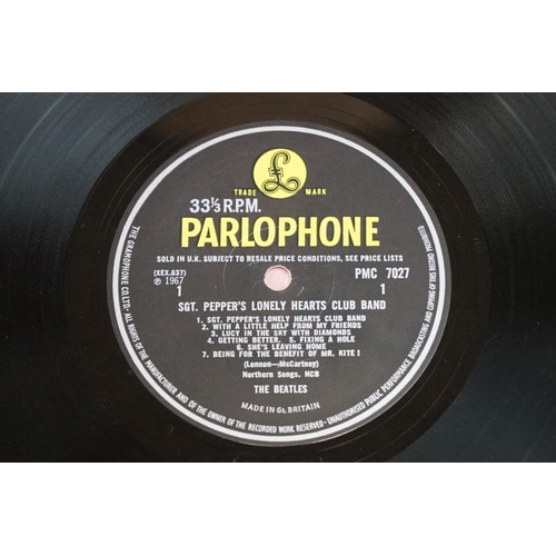 704 - Vinyl - The Beatles Sgt Peppers LP PMC7027 mono 'sold in UK' 33 and a 3rd and the Gramophone Co Ltd ... 