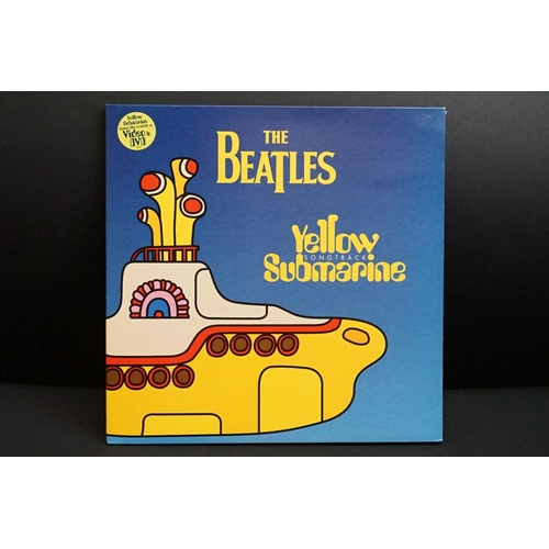 707 - Vinyl - The Beatles Yellow Submarine LP on Apple 5214811 gatefold stickered sleeve, yellow vinyl, sl... 