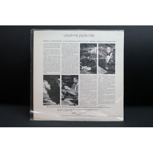 716 - Vinyl - Two LPs to include Modern Jazz Quartet to include Space / Apple SAPCOR10 gatefold sleeve, wh... 