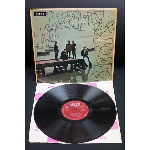 722 - Vinyl - Two Moody Blues The Magnificent Moodies LPs on Decca LK4711, one boxed, one unboxed Decca re... 