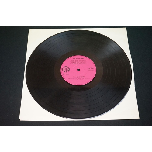 894 - Vinyl & Autograph - The Honeycombs self titled LP NPL18097 R&B Record Shop Ltd stamp to rear of slee... 