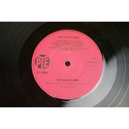 894 - Vinyl & Autograph - The Honeycombs self titled LP NPL18097 R&B Record Shop Ltd stamp to rear of slee... 