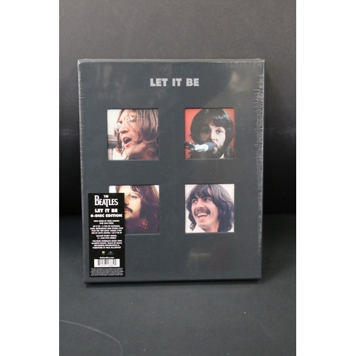 1071 - CDs & Book - 3 limited edition items by The Beatles to include The Beatles Revolver limited deluxe e... 