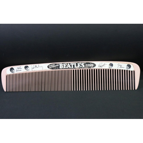 1110 - Memorabilia - An original 1960's The Beatles oversized novelty comb by Lido Toys.  The sticker has a... 