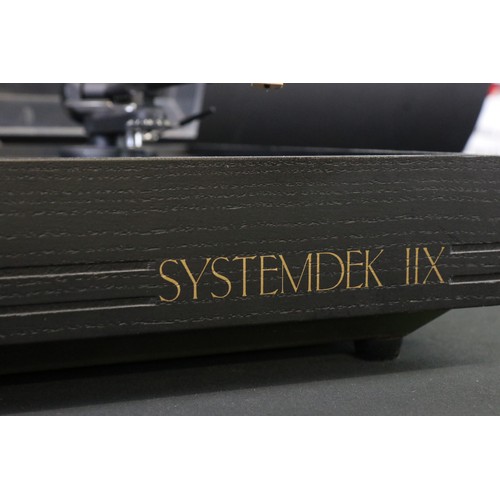 1117 - Music Equipment - A Syetemdek Model IIX turntable