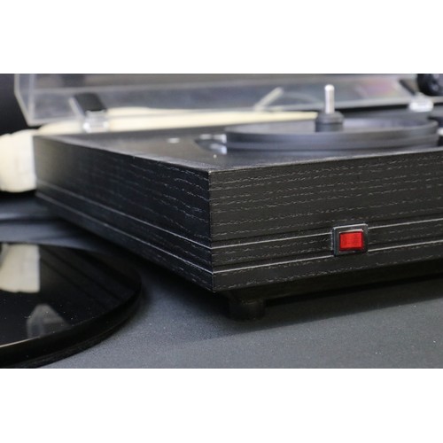 1117 - Music Equipment - A Syetemdek Model IIX turntable