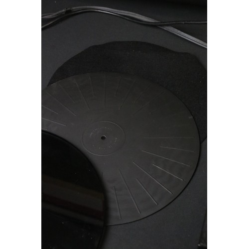 1117 - Music Equipment - A Syetemdek Model IIX turntable