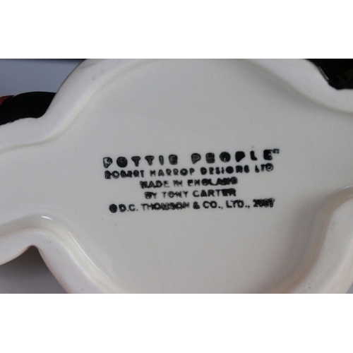 389 - Collection of Dennis the Menace items including BDPP01 Dennis the Menace Teapot, Dennis the Menace M... 