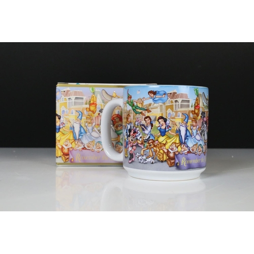 389 - Collection of Dennis the Menace items including BDPP01 Dennis the Menace Teapot, Dennis the Menace M... 