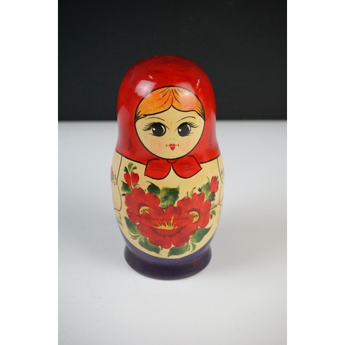 35 - Japanese Satsuma style Vase, 23cm high together with a Stack of Wooden Russian style Dolls