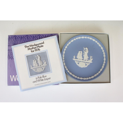 107 - 9 Boxed Wedgwood Jasperware ceramics to include 8 x Pale Blue examples (3652 Royal Wedding Loving Cu... 