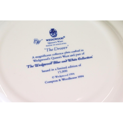 109 - 18 Boxed Wedgwood Queen's Ware Collectors Plates to include calendar plates and blue & white example... 