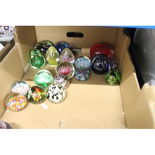 124 - Collection of over 45 glass paperweights featuring 2 x Mdina examples (signed 'Mdina' to base), Ferr... 