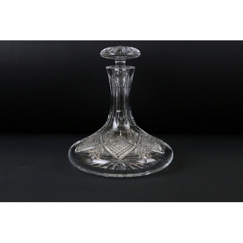 127 - Collection of 20th Century glassware to include 8 x decanters & stoppers (featuring Royal Doulton, 2... 