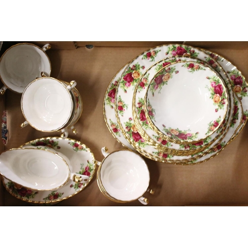 139 - Royal Albert ' Old Country Roses ' pattern dinnerware to include a serving platter, 6 dinner plates,... 