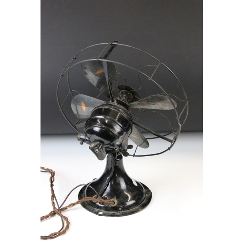 180 - Early 20th Century G.E.C ' Magnet ' Desk Top Electric Fan in black enamel and copper, measures appro... 