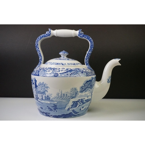 32 - Large Spode Blue & White Italian pattern ceramic kettle & cover, 31cm high