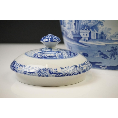 32 - Large Spode Blue & White Italian pattern ceramic kettle & cover, 31cm high