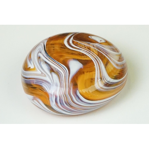 44 - 20th Century glassware - Seven pieces to include a Caithness 'Pebble' paperweight, Langham Glass Hou... 