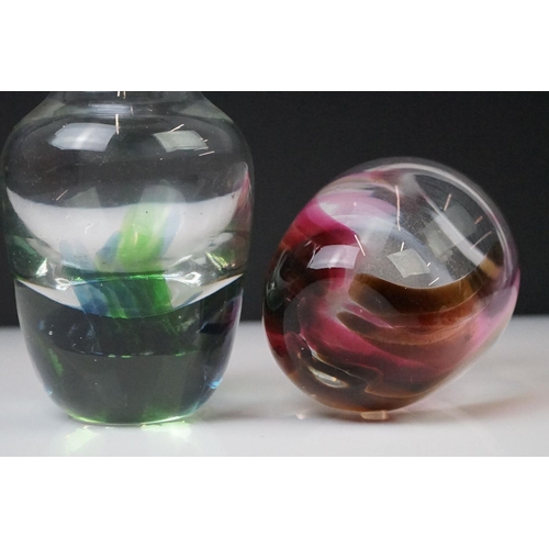 44 - 20th Century glassware - Seven pieces to include a Caithness 'Pebble' paperweight, Langham Glass Hou... 