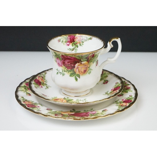 47 - Royal Albert ' Old Country Roses ' pattern coffee service for six, to include coffee pot & cover, 6 ... 