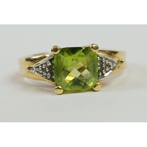 233 - 18ct Yellow Gold Peridot and Diamond Ring