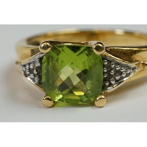 233 - 18ct Yellow Gold Peridot and Diamond Ring