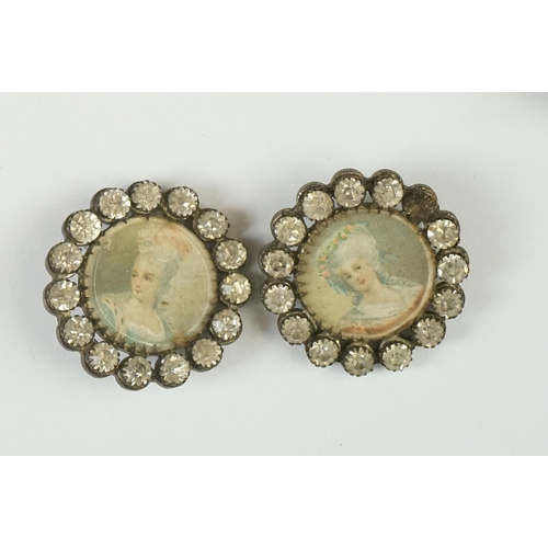 214 - A small collection of antique buttons to include portrait examples.