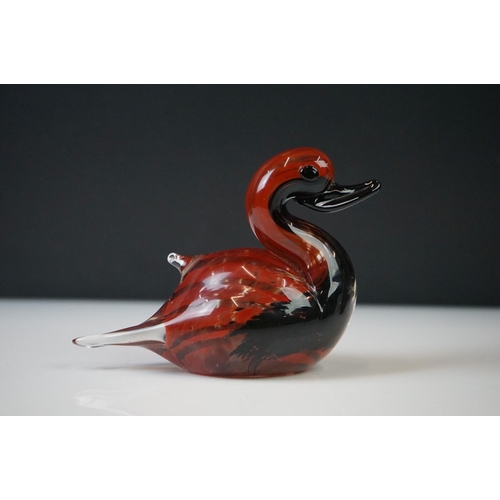 271 - A vintage Murano glass ornament in the form of a duck, marked Murano to the base, stands approx 10cm... 