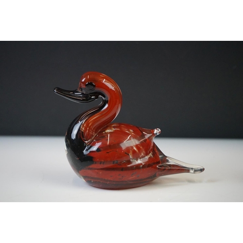 271 - A vintage Murano glass ornament in the form of a duck, marked Murano to the base, stands approx 10cm... 