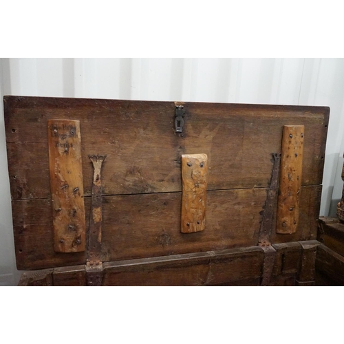 603 - 17th / 18th century Oak Coffer with two plank moulded top and two plain panels to front, 106cm long ... 