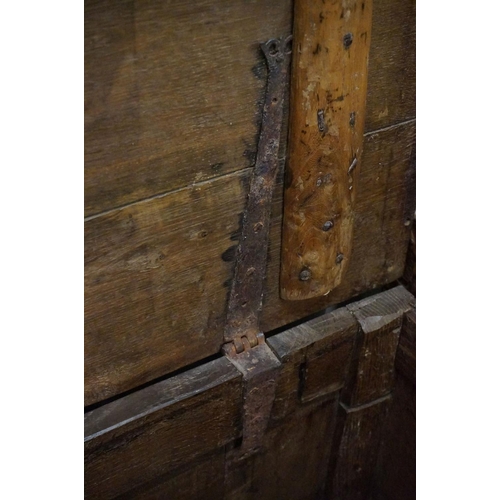 603 - 17th / 18th century Oak Coffer with two plank moulded top and two plain panels to front, 106cm long ... 