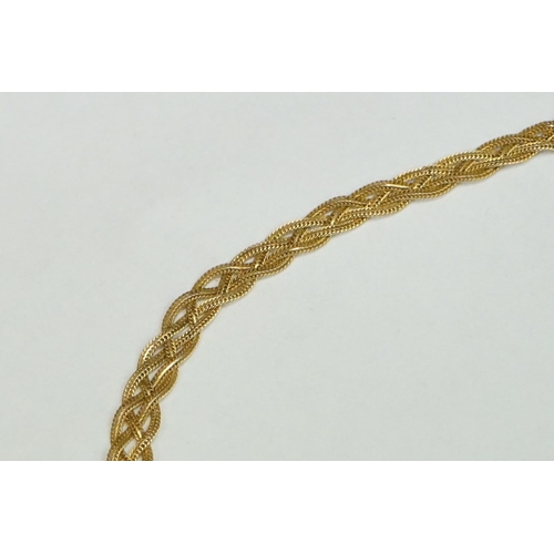 205A - A ladies fully hallmarked 9ct gold ladies rope twist necklace with lobster clasp.