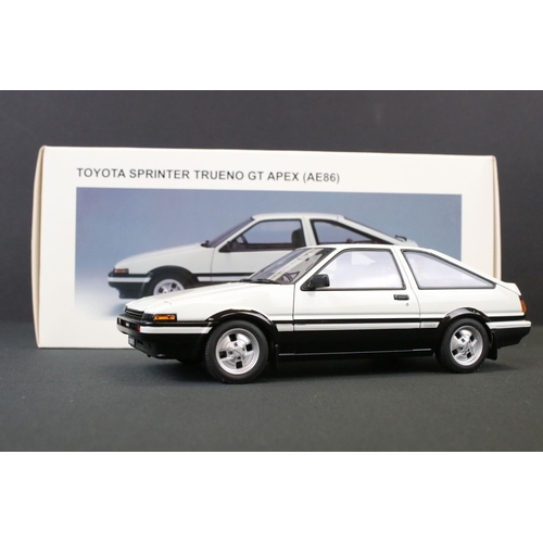 1/18 AUTOart MILLENNIUM Toyota 2000GT