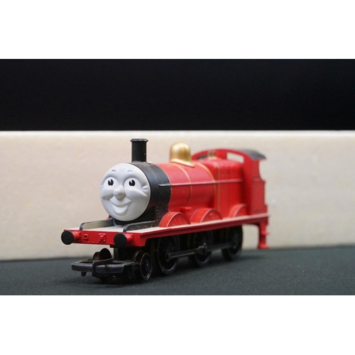 12 - Two boxed Hornby OO gauge Thomas & Friends to include R852 James the red engine and R383 Gordon the ... 