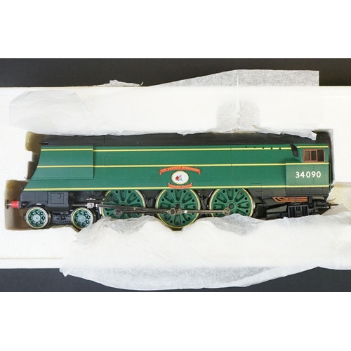 15 - Boxed Hornby OO gauge R2692 BR 4-6-2 Battle of Britain Class 34090 Sir Eustace Missenden locomotive