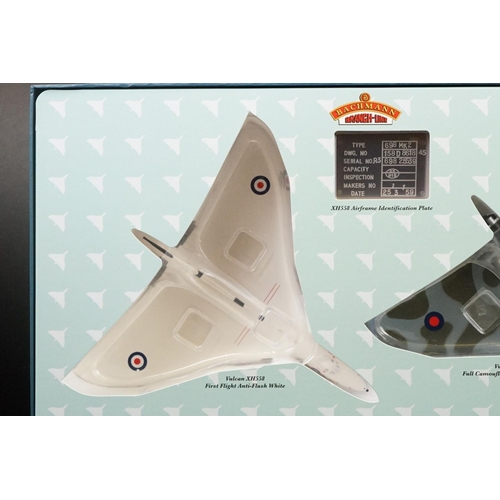 2 - Boxed Bachmann OO gauge 30375 AVRO Vulcan XH558 The Spirit of Great Britain Special Collector's Edit... 