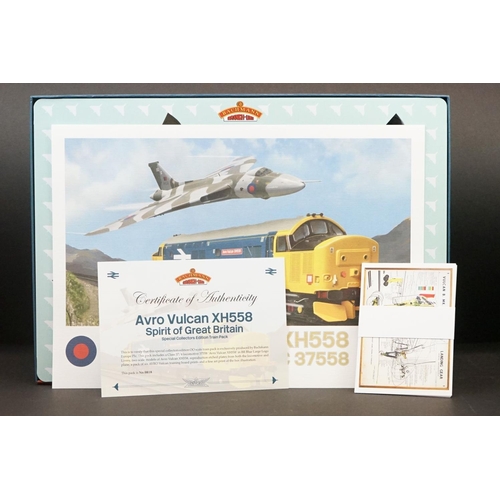 2 - Boxed Bachmann OO gauge 30375 AVRO Vulcan XH558 The Spirit of Great Britain Special Collector's Edit... 